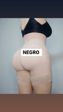 Cargar imagen en el visor de la galería, PUSH UP PANTY NEGRO
